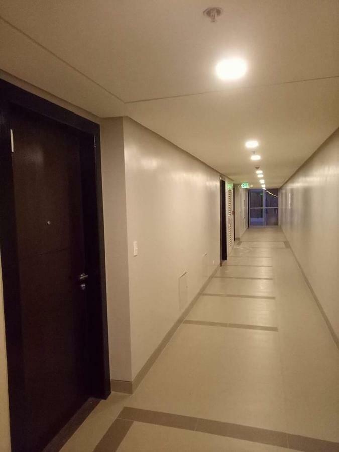 Eighty One Newport Boulevard Manila Exterior photo