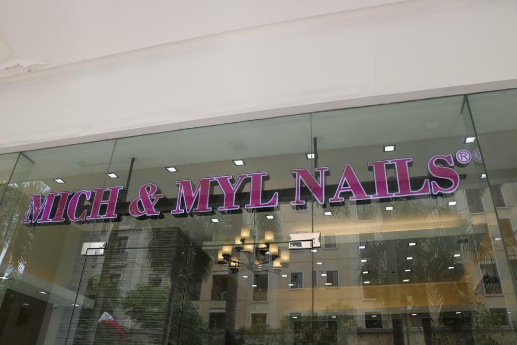 Eighty One Newport Boulevard Manila Exterior photo